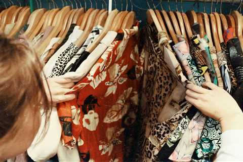 How to Sell Vintage Clothing Online in 8 Easy Steps